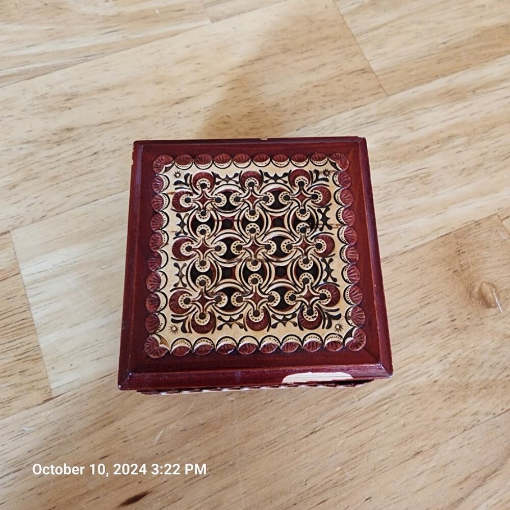 Russian Hard Wood Birch Bark Hand Made Box Jewelry Box 3" Trinket Inlaid Floral